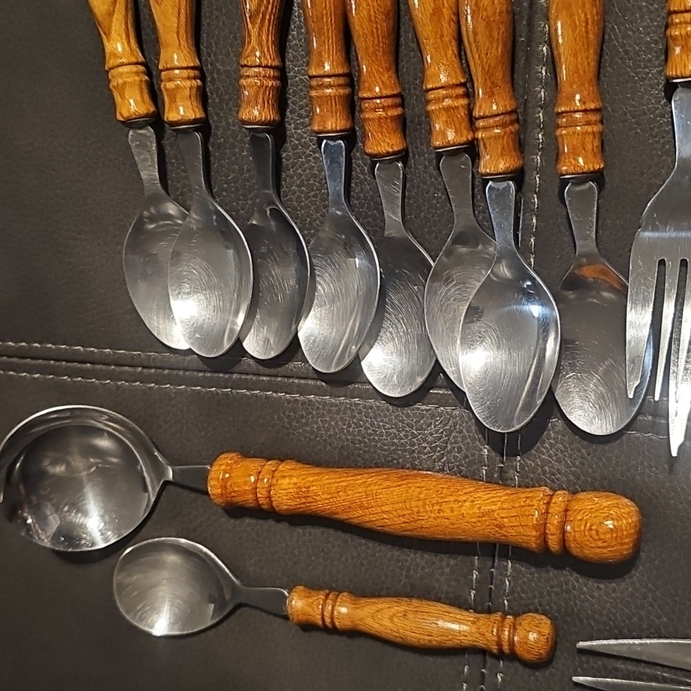 Vintage Wood Handles Silverware Flatware Set - Picture 7 of 16